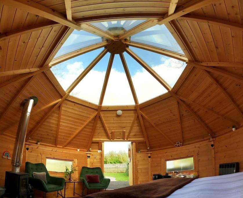 Romantic Treehouse With Hot Tub & Bbq Lodge Praze an Beeble Exterior foto